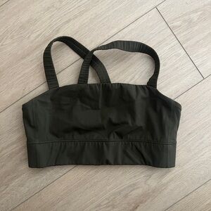 Everlane Perform Sports Bra